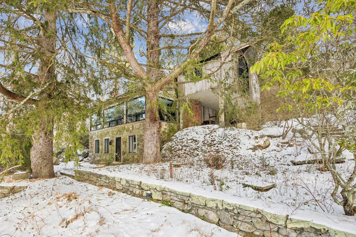 Westchester Real Estate | View 39 Old Snake Hill Road | 4 Beds, 3 Baths