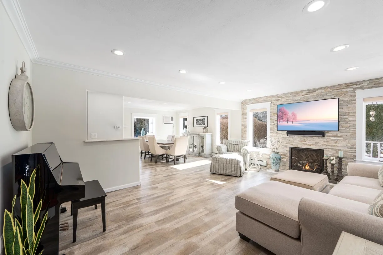 The Hamptons Real Estate | View 1125 Ole Jule Lane | Listing