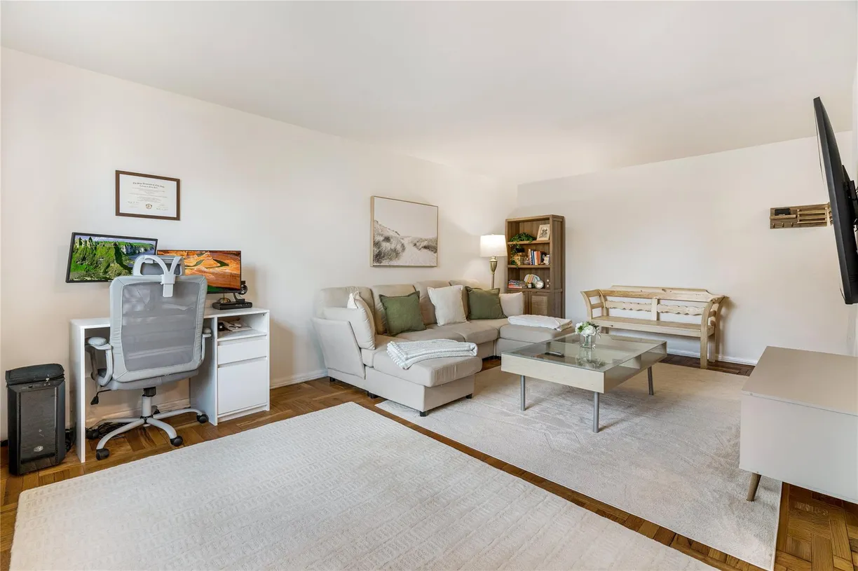 Westchester Real Estate | View 2 Bronxville Road, 3N | Listing
