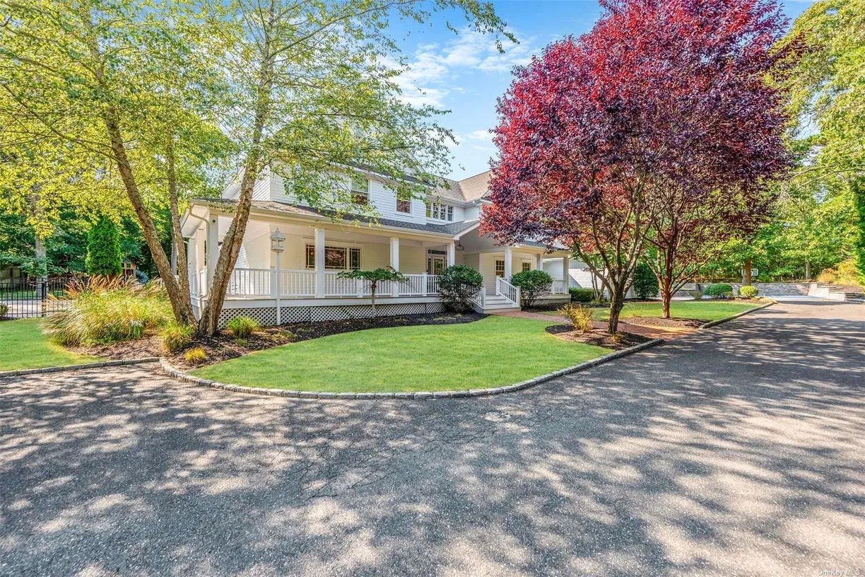 The Hamptons Real Estate | View 76A W Tiana Road | Listing