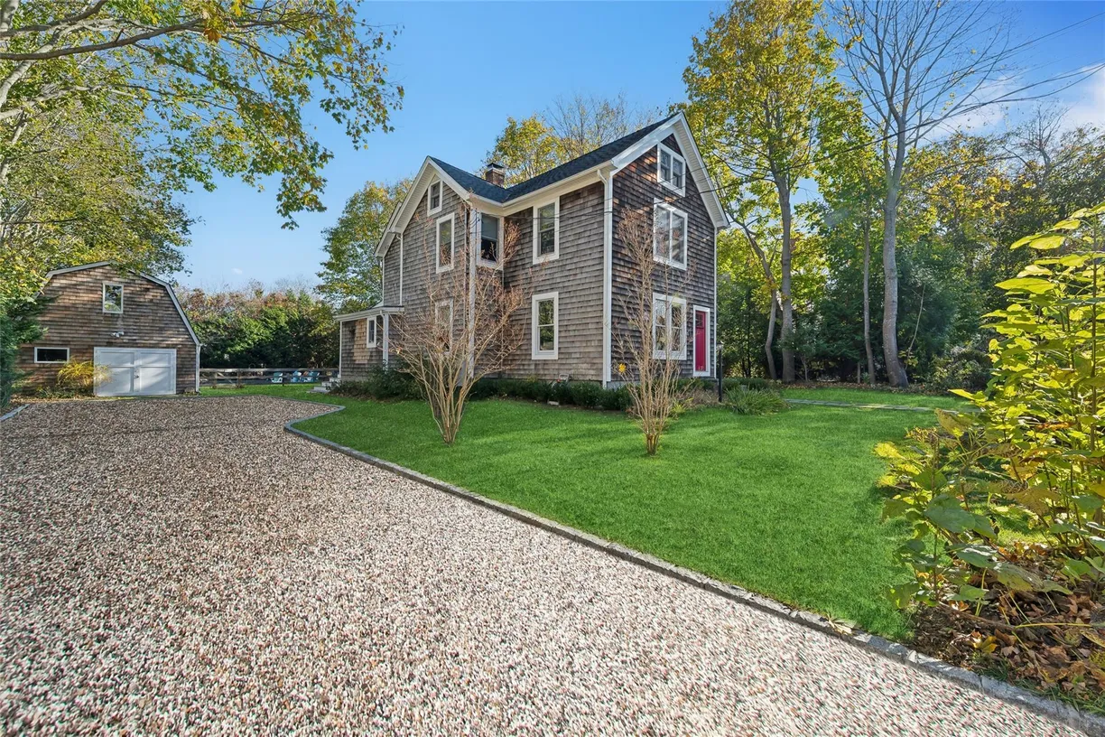 The Hamptons Real Estate | View 10 Maunakea Street | Listing