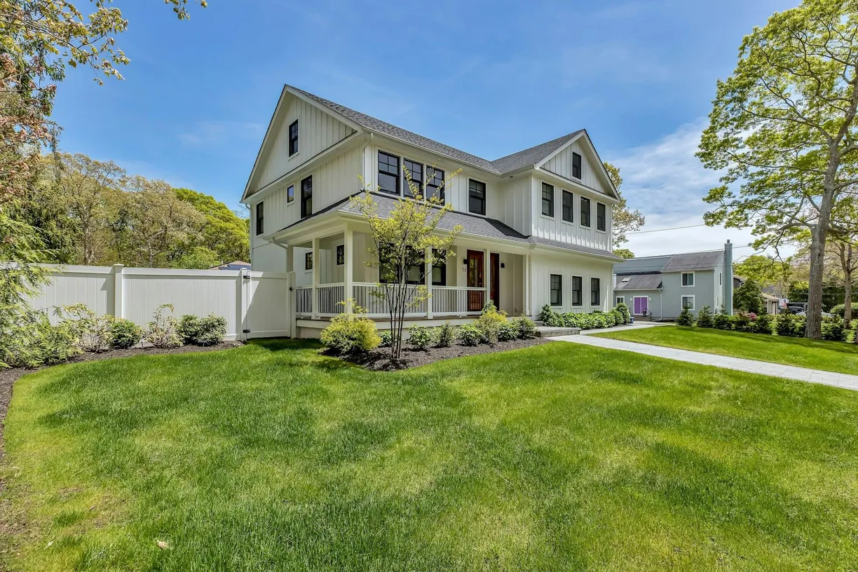 The Hamptons Real Estate | View 18 Sea Gate Avenue | Listing