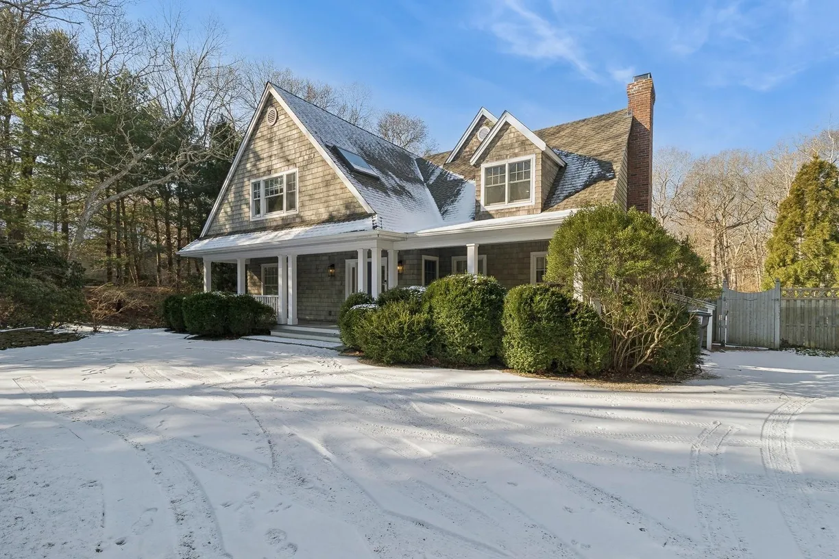 The Hamptons Real Estate | View 12 Bay Colony Court | 4 Beds, 3 Baths