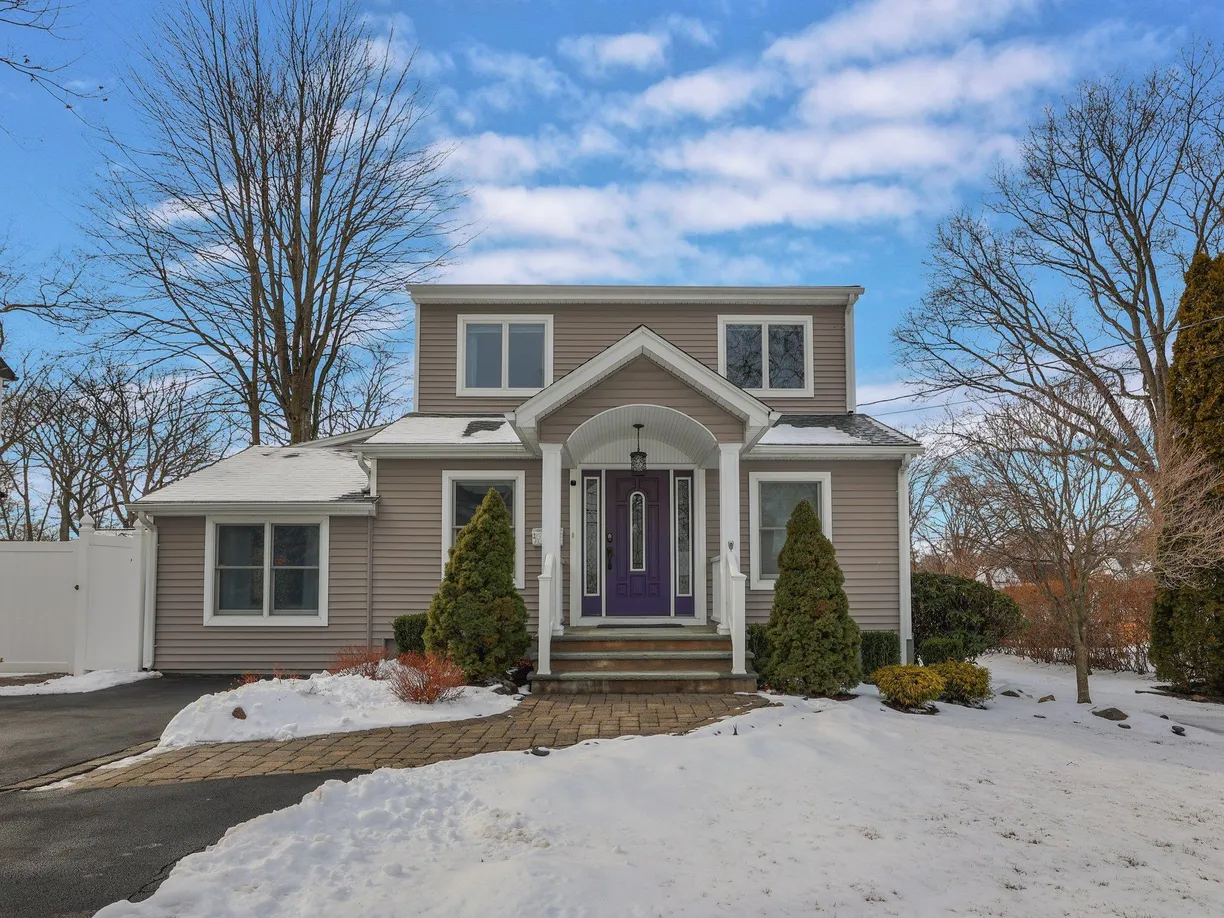 Rockland/Orange/NJ Real Estate | View 33 Grandview Avenue | 4 Beds, 2 Baths