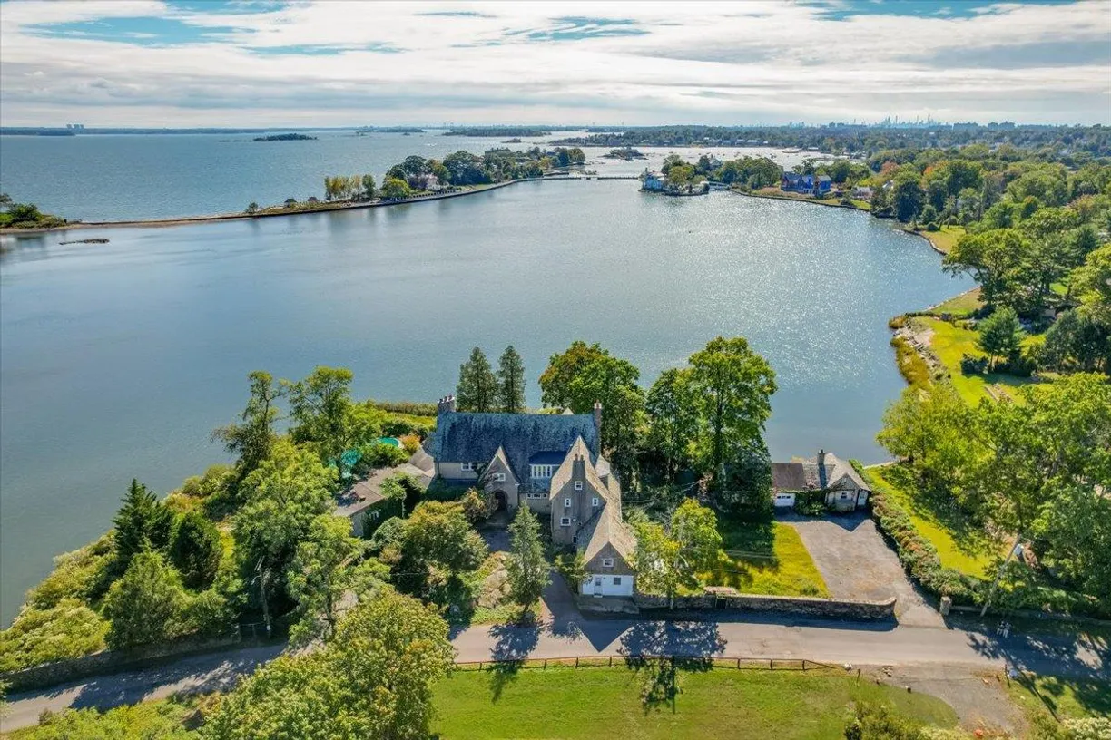 Westchester Real Estate | View 1 Pryer Manor Road | Listing