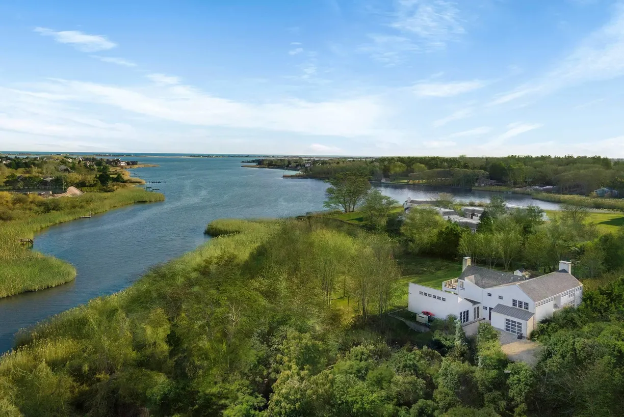 The Hamptons Real Estate | View 53 Bay Avenue | 4 Beds, 3 Baths