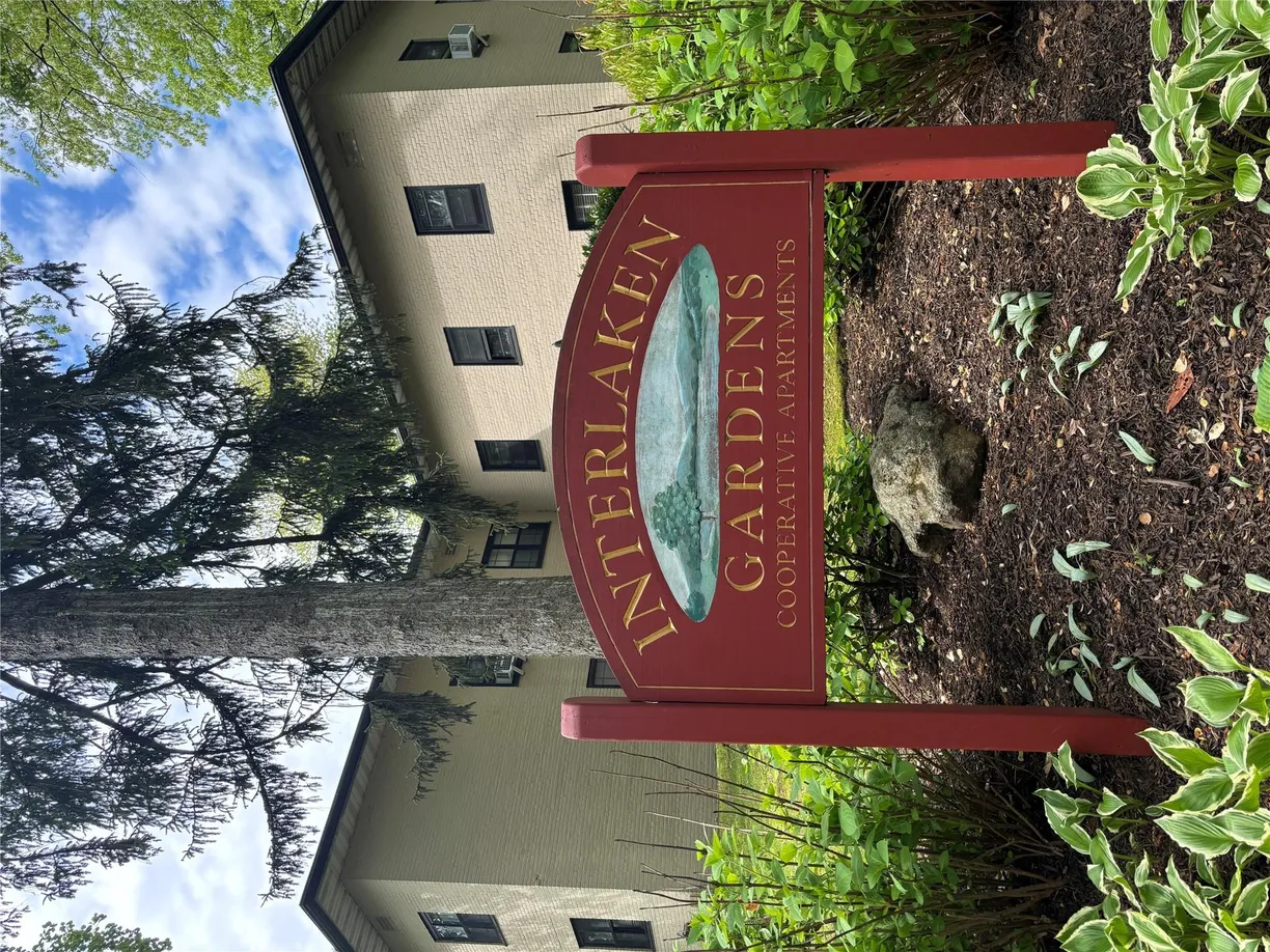 Westchester Real Estate | View 1249 California Road, 2 | 2 Beds, 1 Bath