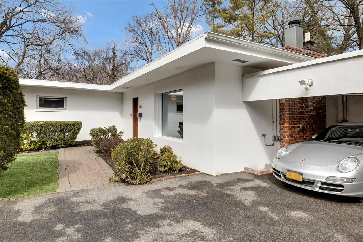 Westchester Real Estate | View 296 Murray Avenue | Listing