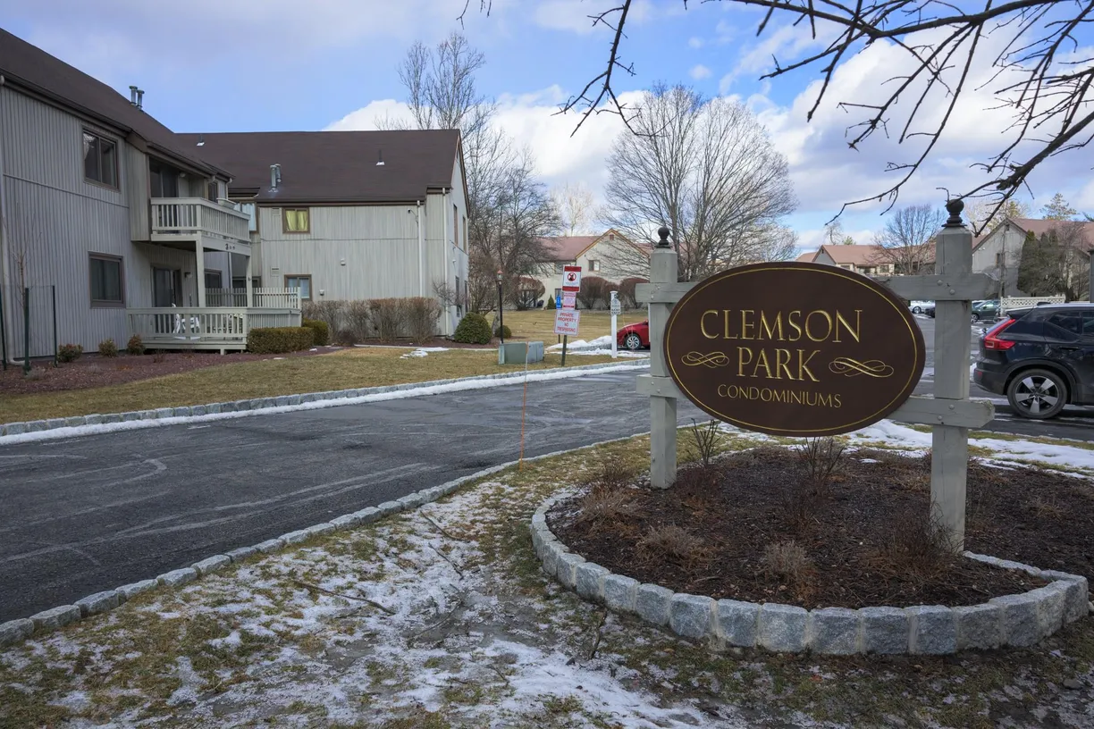 Rockland/Orange/NJ Real Estate | View 99 Sycamore Drive | 1 Bed, 1 Bath