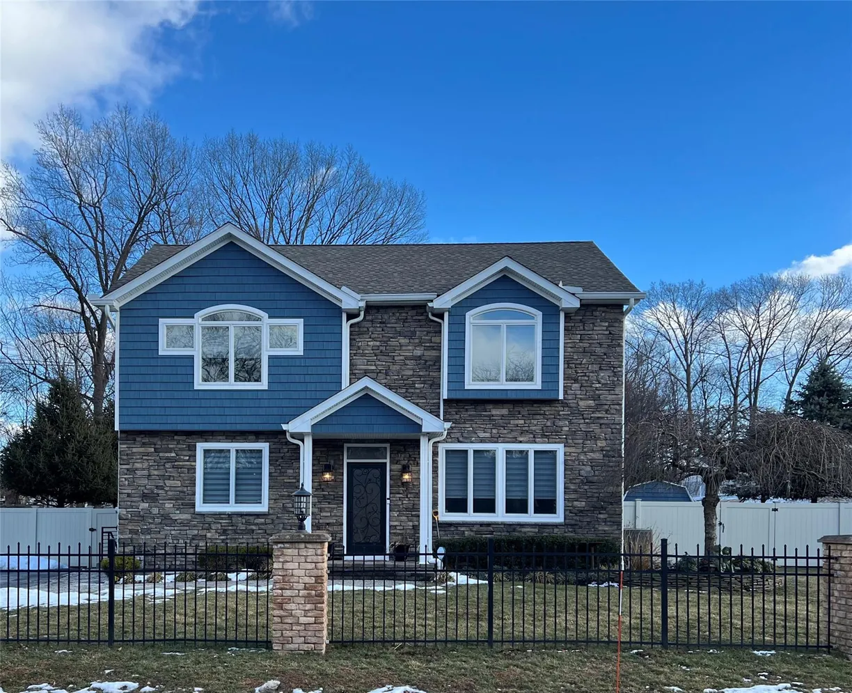 Rockland/Orange/NJ Real Estate | View 8 Covati Court | 4 Beds, 3 Baths