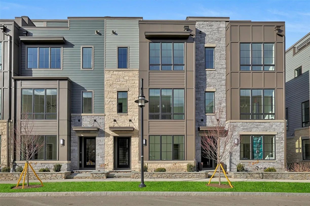 Westchester Real Estate | View 320 Palisade Boulevard, 82 | 4 Beds, 3 Baths