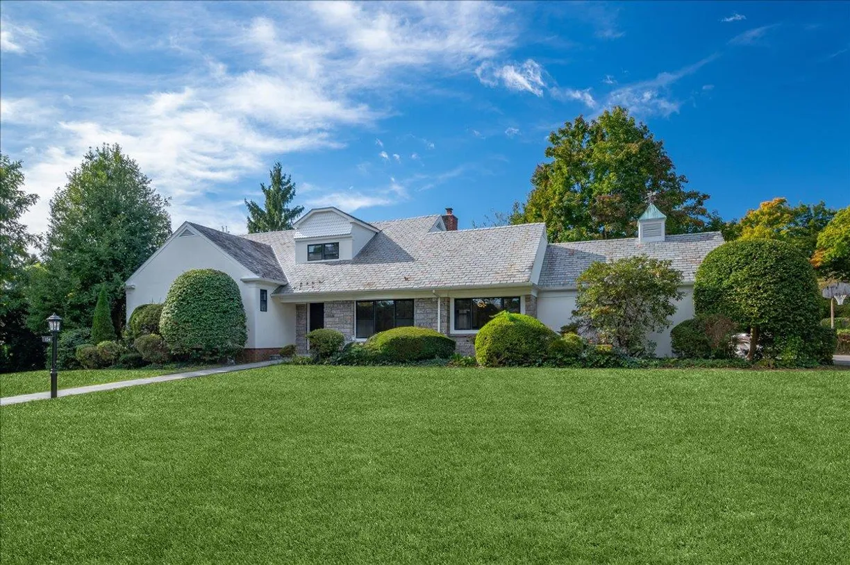 Westchester Real Estate | View 154 Elmsmere Road | 5 Beds, 3 Baths