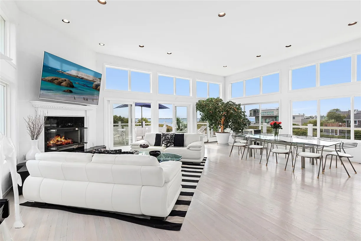 The Hamptons Real Estate | View 7 Duck Point Road | Listing