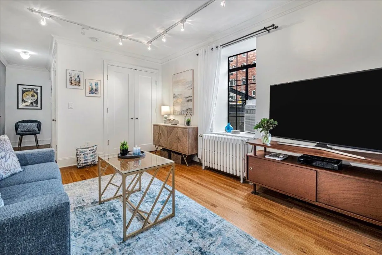 Westchester Real Estate | View 20 N Broadway, L155 | Listing