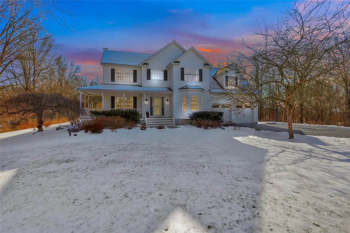 Rockland/Orange/NJ Real Estate | View 20 Daisy Lane | 3 Beds, 3 Baths