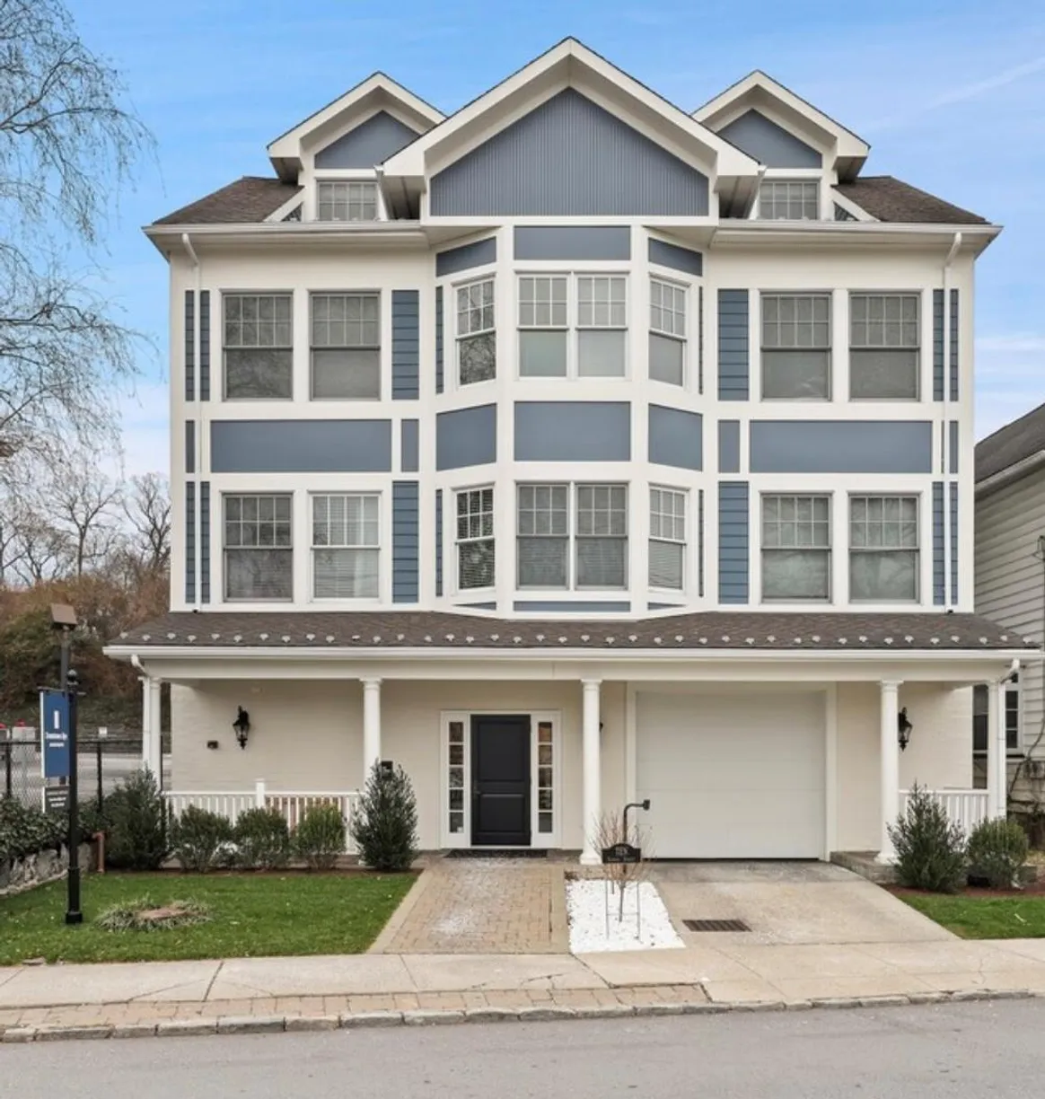 Westchester Real Estate | View 10 School Street, 2R | 2 Beds, 2 Baths