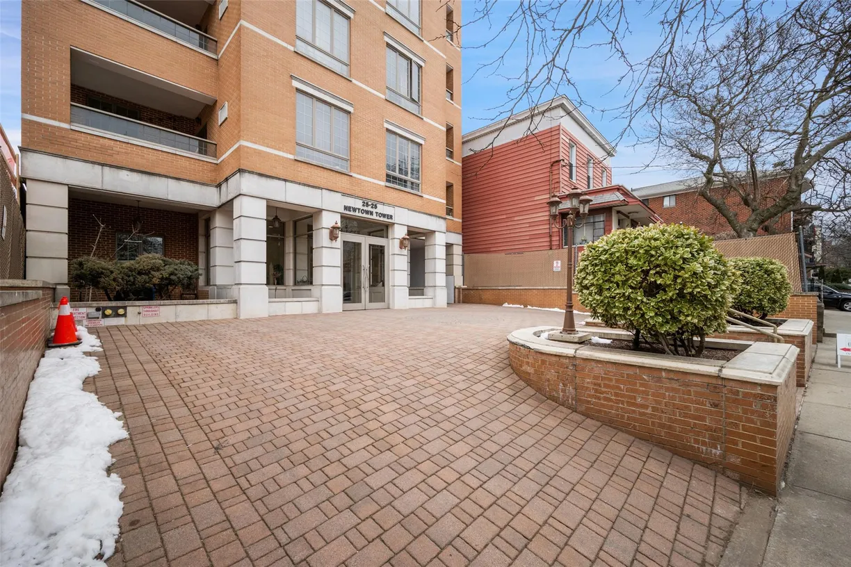 New York City Real Estate | View 25-25 Newtown Avenue, 4D | 1 Bed, 1 Bath