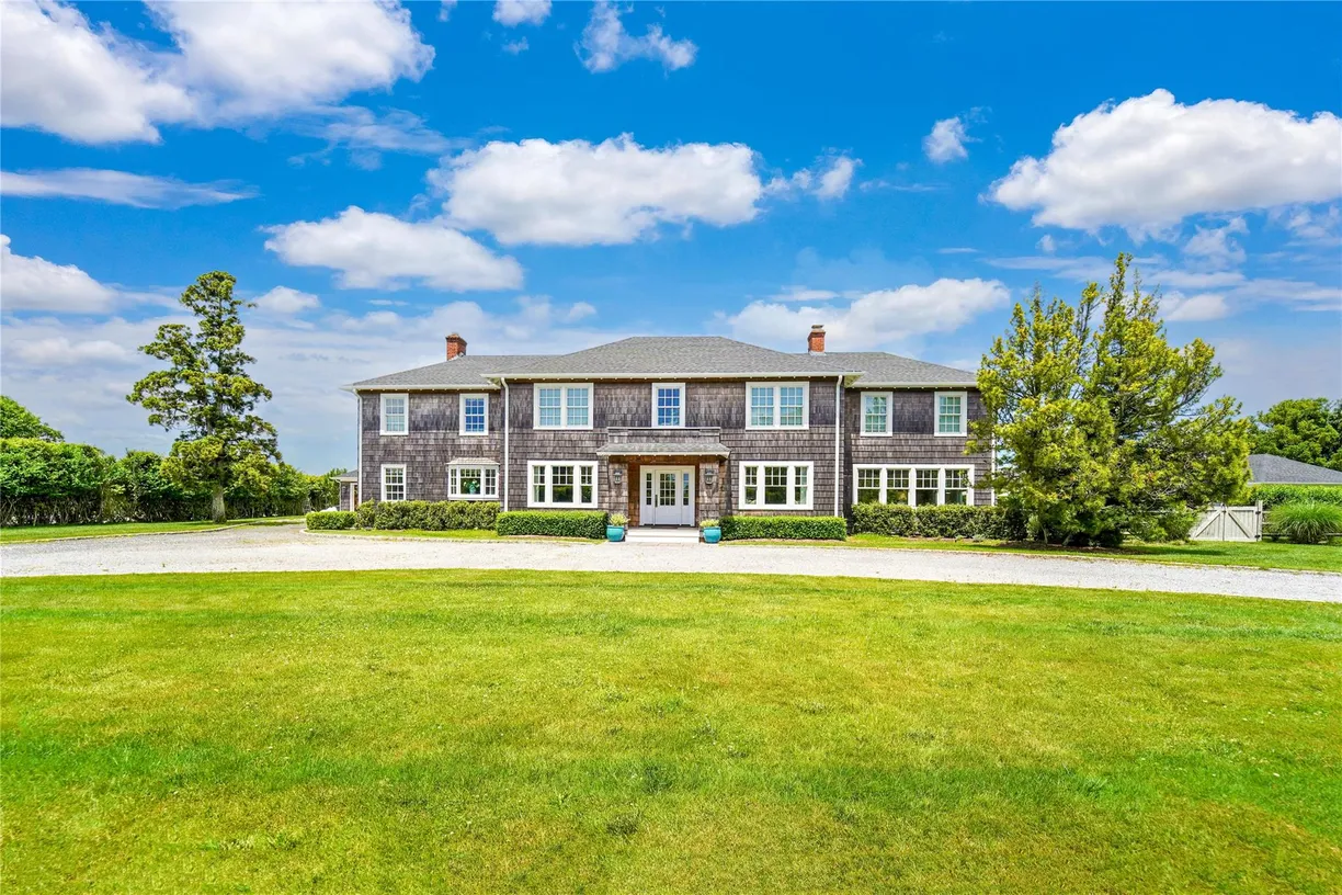 The Hamptons Real Estate | View 22 Oneck Road | Listing