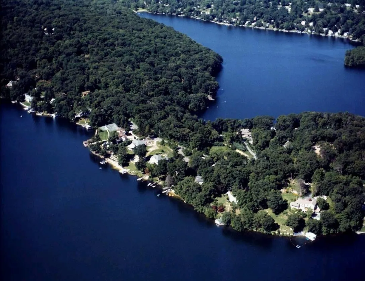 Westchester Real Estate | View 488 North Lake Boulevard | 3 Beds, 3 Baths
