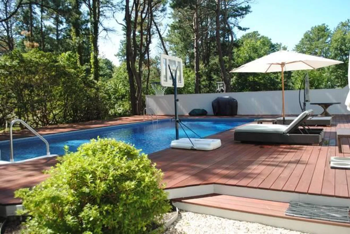 The Hamptons Real Estate | View 34 Park Circle | Listing