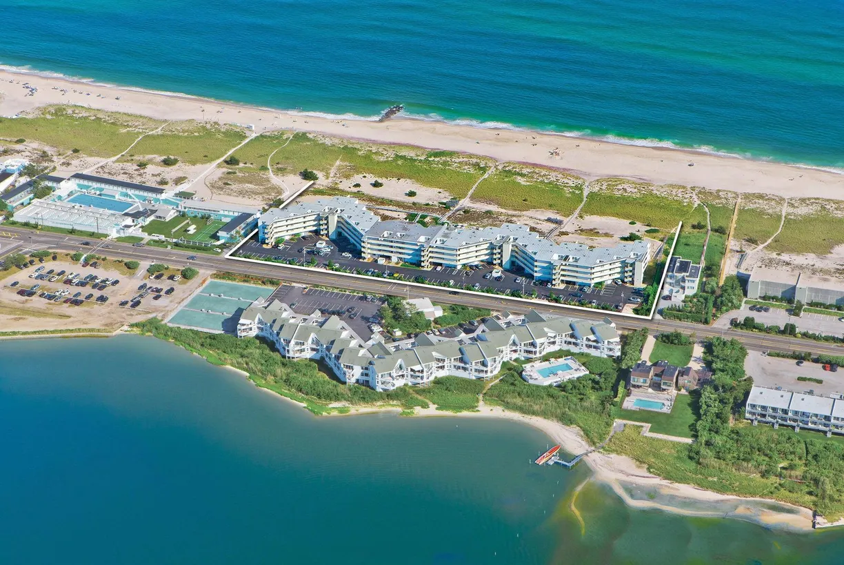 The Hamptons Real Estate | View 265 Dune Road | 2 Beds, 2 Baths