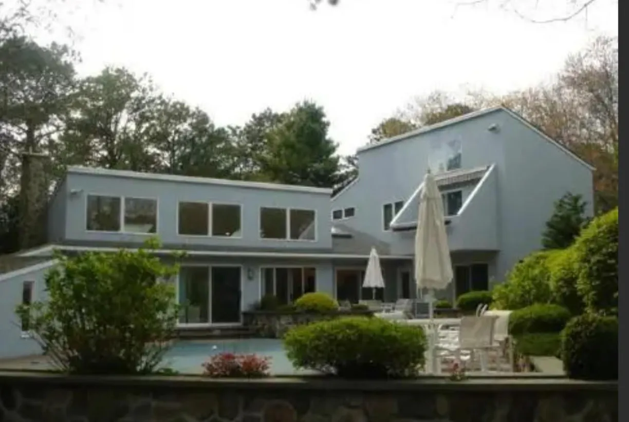 The Hamptons Real Estate | View 26 Woodedge Trail | Listing