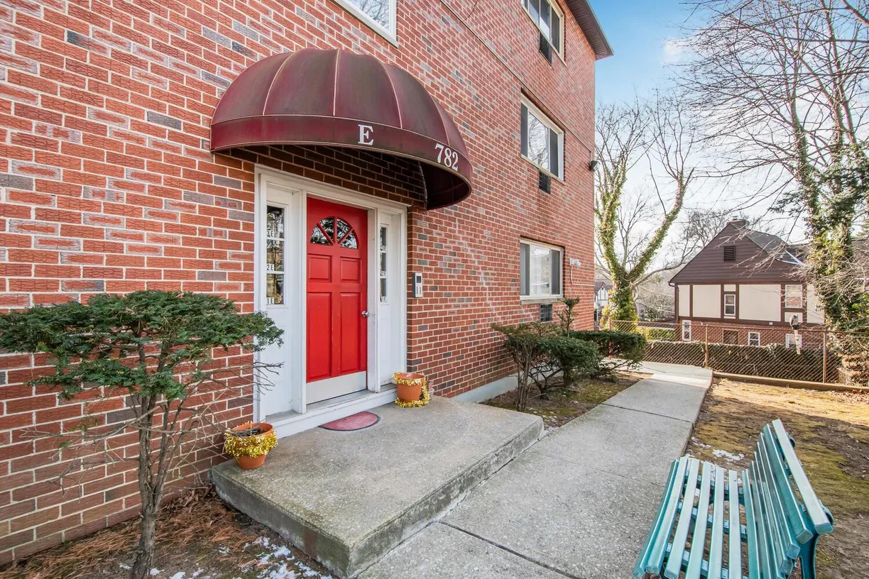 Westchester Real Estate | View 782 Tuckahoe Road, 2F | Listing