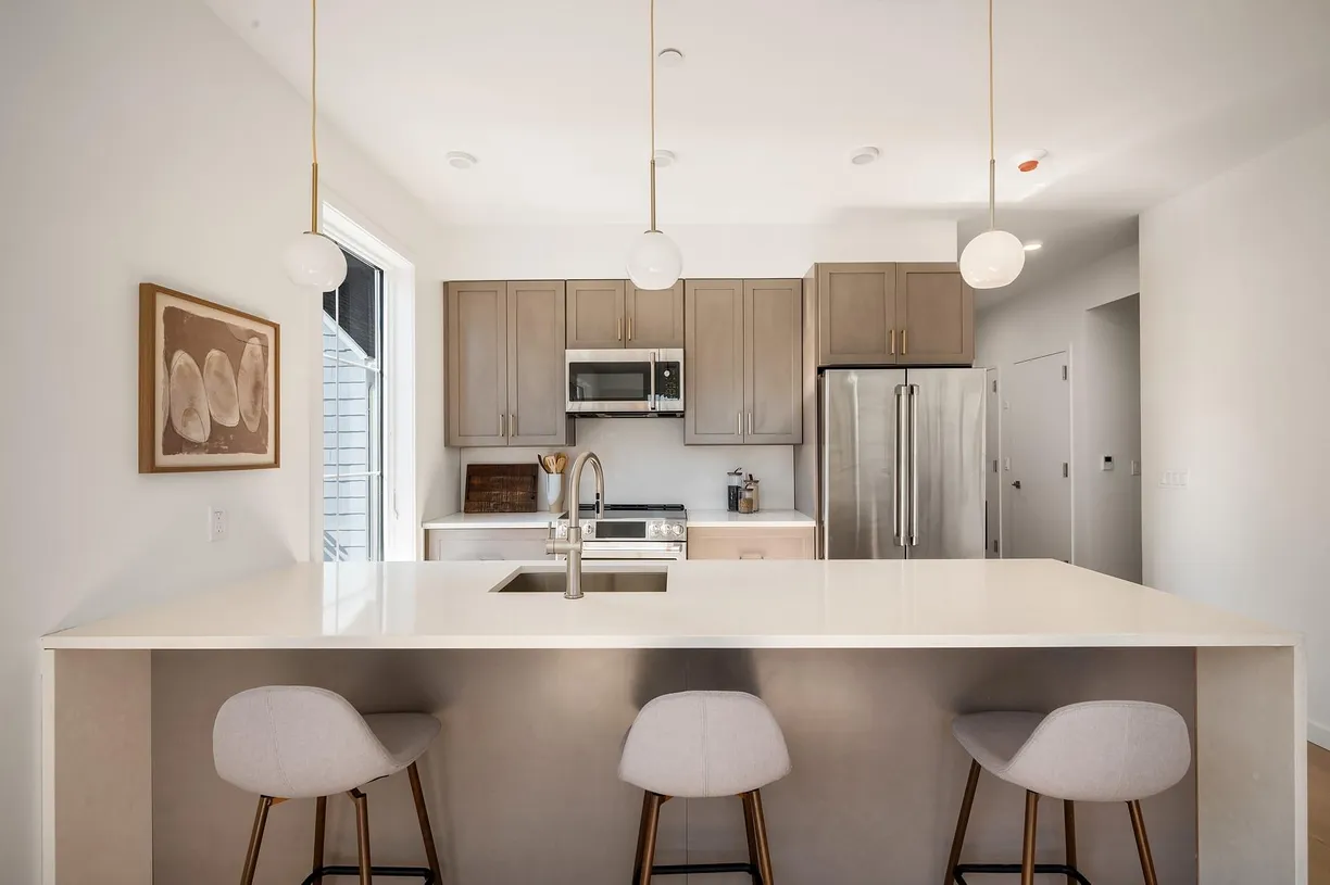 Rockland/Orange/NJ Real Estate | View 7 S Highland Avenue, 202 | 2 Beds, 2 Baths