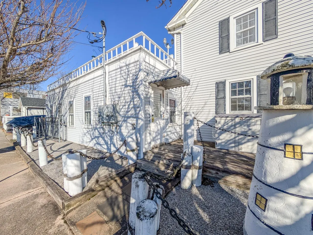 The Hamptons Real Estate | View 36 South Street