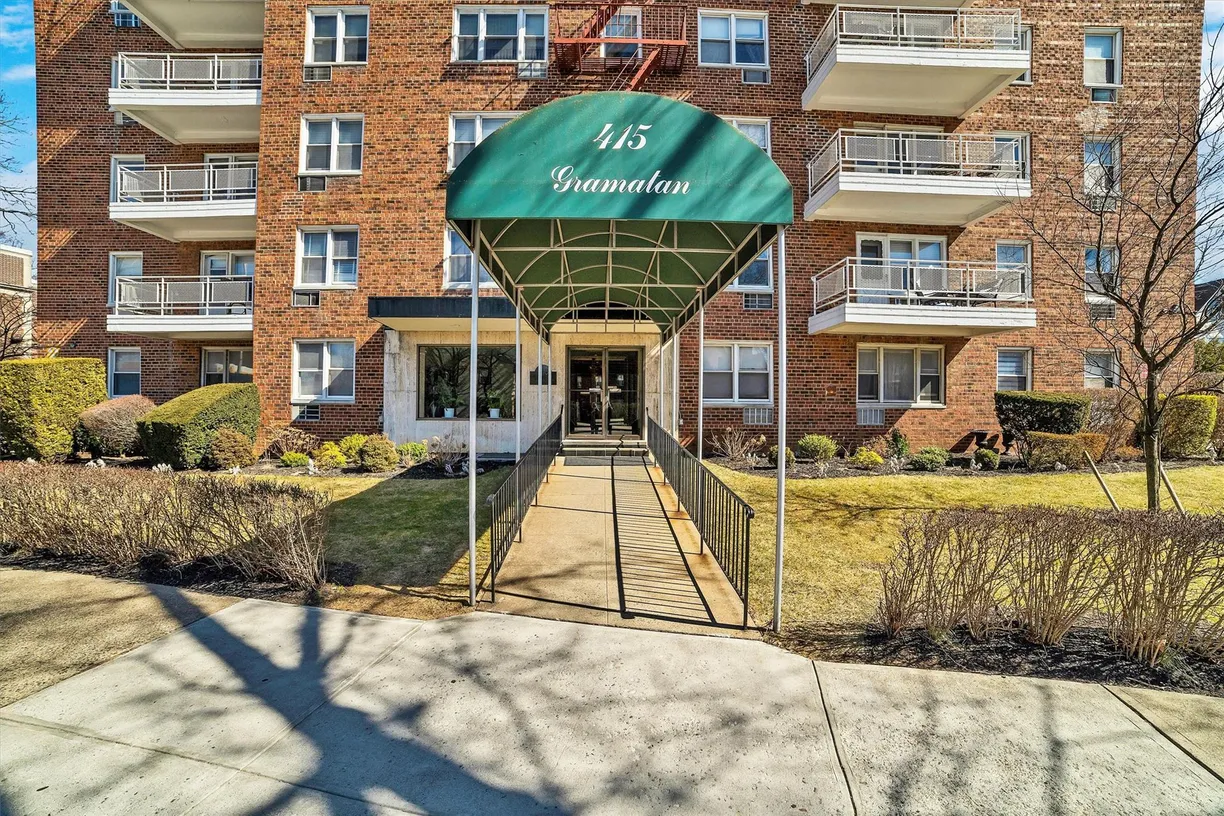 Westchester Real Estate | View 415 Gramatan Avenue, #3J | Listing