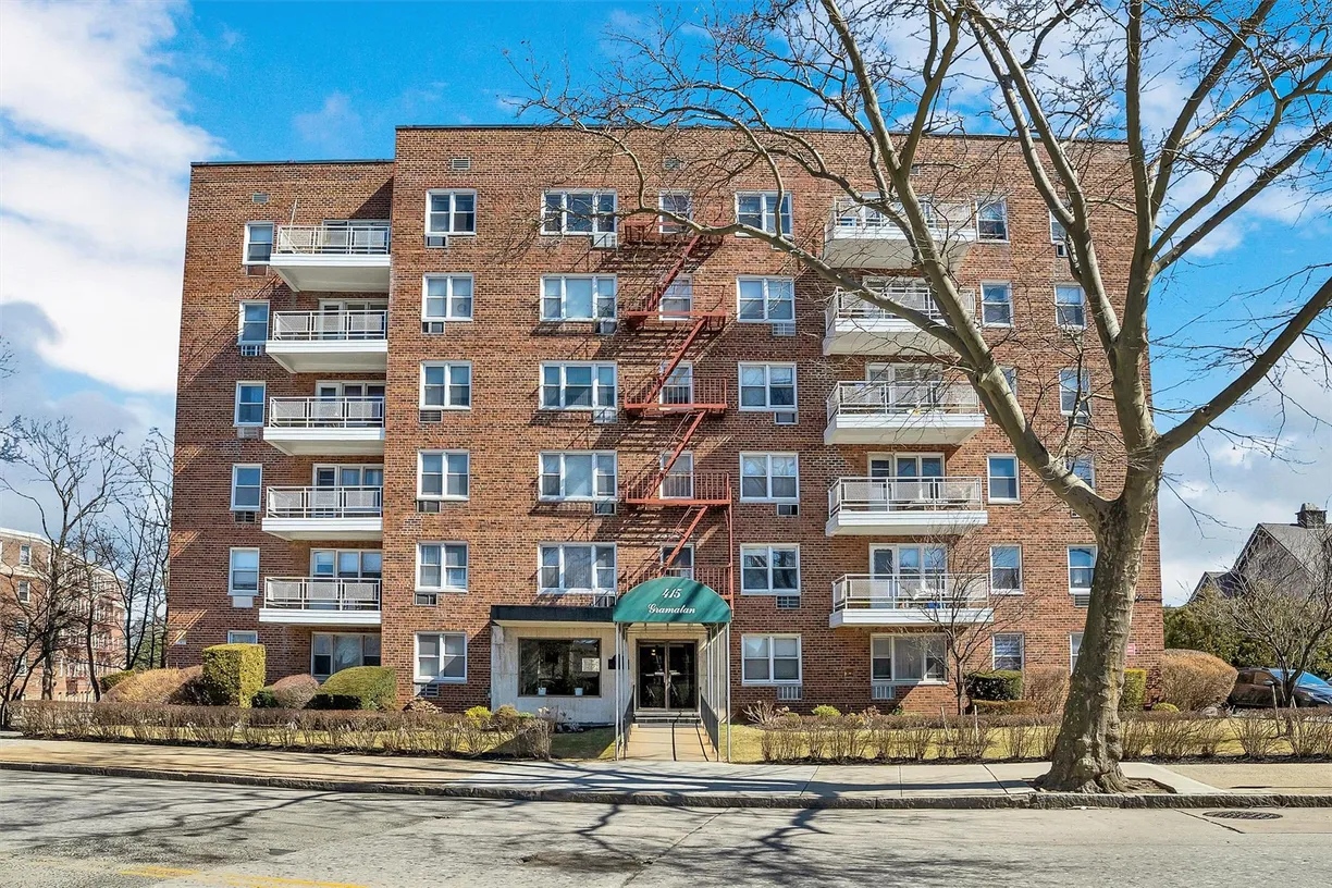 Westchester Real Estate | View 415 Gramatan Avenue, #3J | 2 Beds, 1 Bath