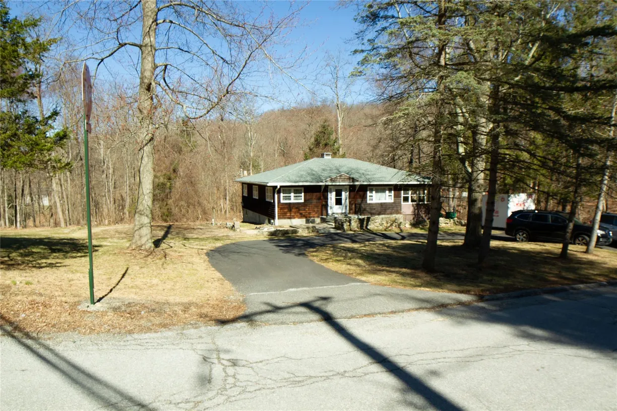 Hudson Valley Real Estate | View 101 Woodmont Road | Listing