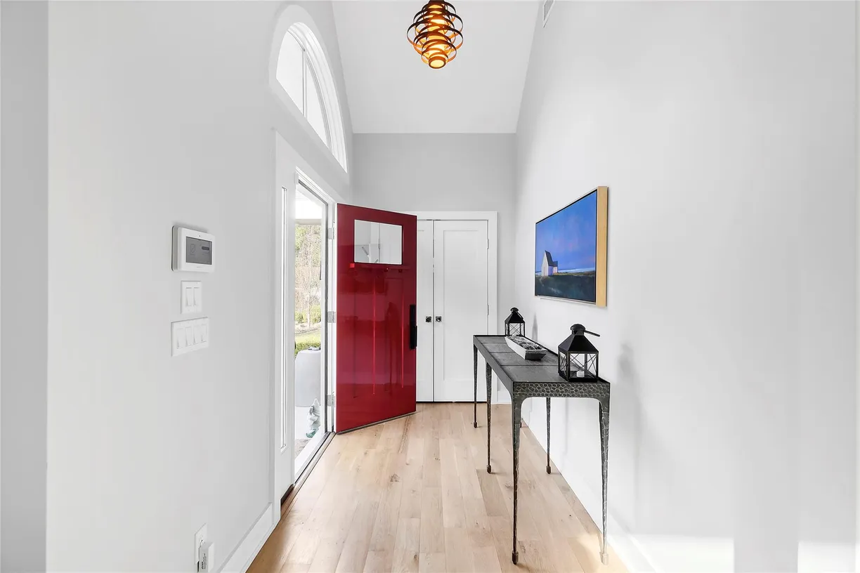 The Hamptons Real Estate | View 8 Shore Road | Listing