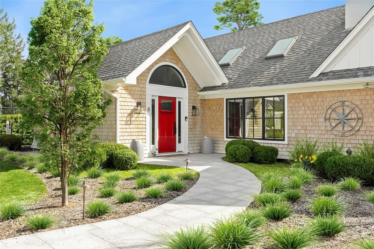 The Hamptons Real Estate | View 8 Shore Road | Listing