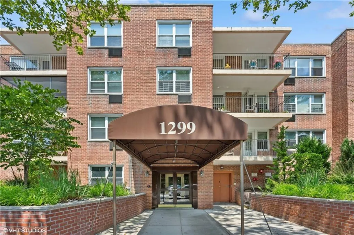 Westchester Real Estate | View 1299 Palmer Avenue, 312 | 2 Beds, 2 Baths