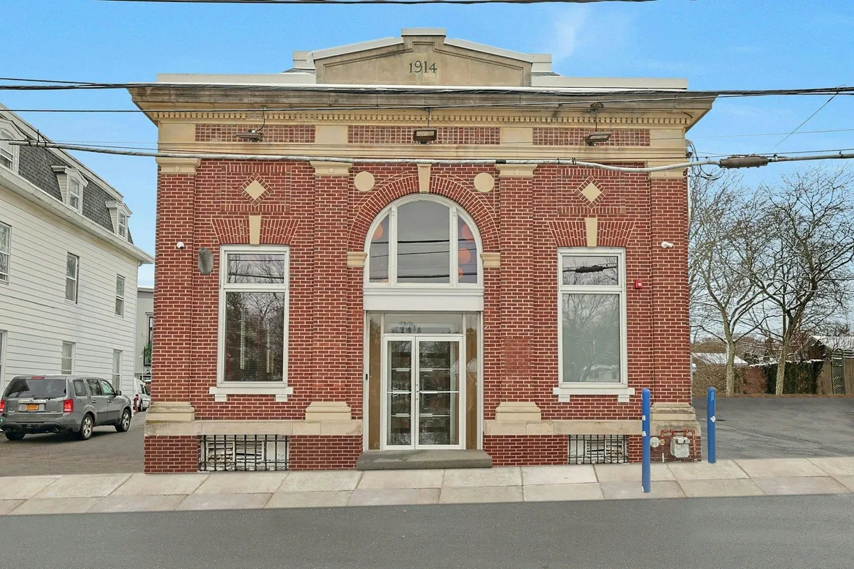 Rockland/Orange/NJ Real Estate | View 637 Main Street