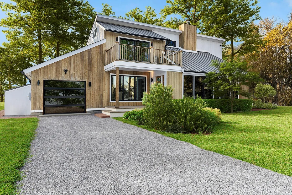 The Hamptons Real Estate | View 221 Redwood Road | Listing