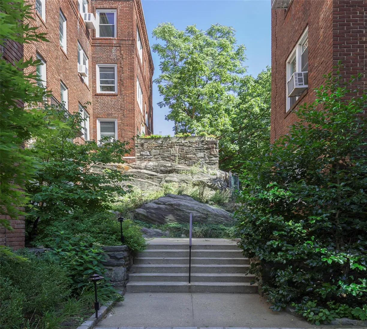 Westchester Real Estate | View 56 Sagamore Road, Apt. 4D | 2 Beds, 1 Bath