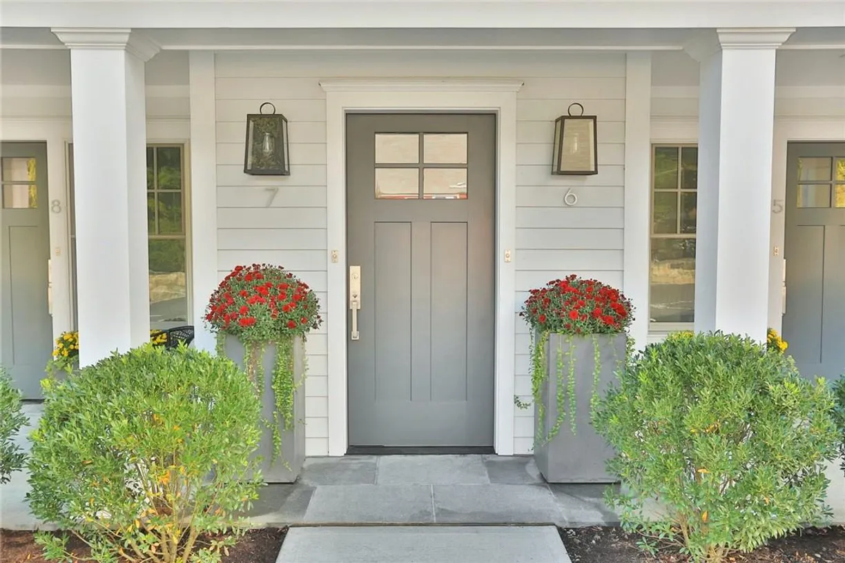 Westchester Real Estate | View 470 Main Street, 6 | 2 Beds, 2 Baths