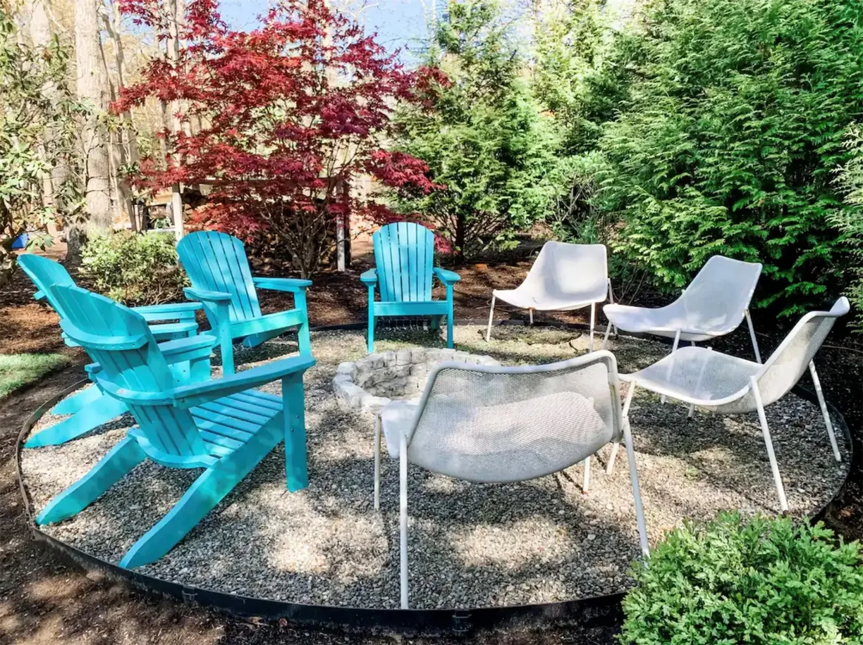 The Hamptons Real Estate | View 143 Gardiner Avenue | Listing