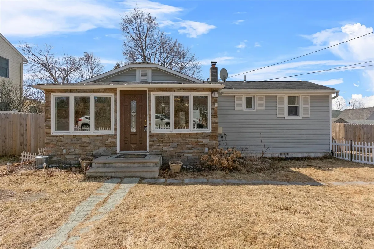 Hudson Valley Real Estate | View 9 Fairfield Road | 3 Beds, 2 Baths
