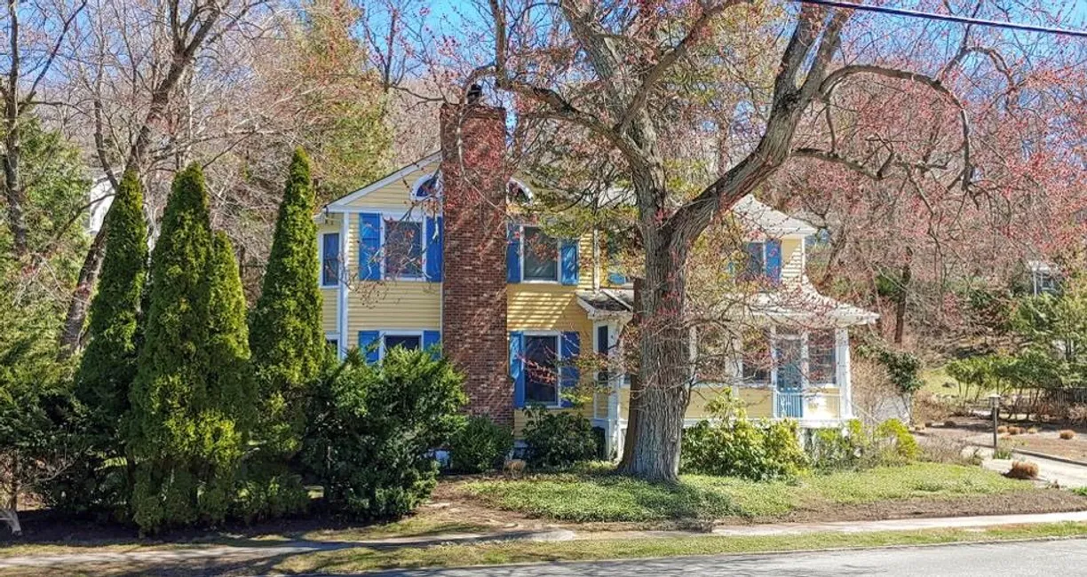 Westchester Real Estate | View 82 Rosedale Avenue | 4 Beds, 3 Baths