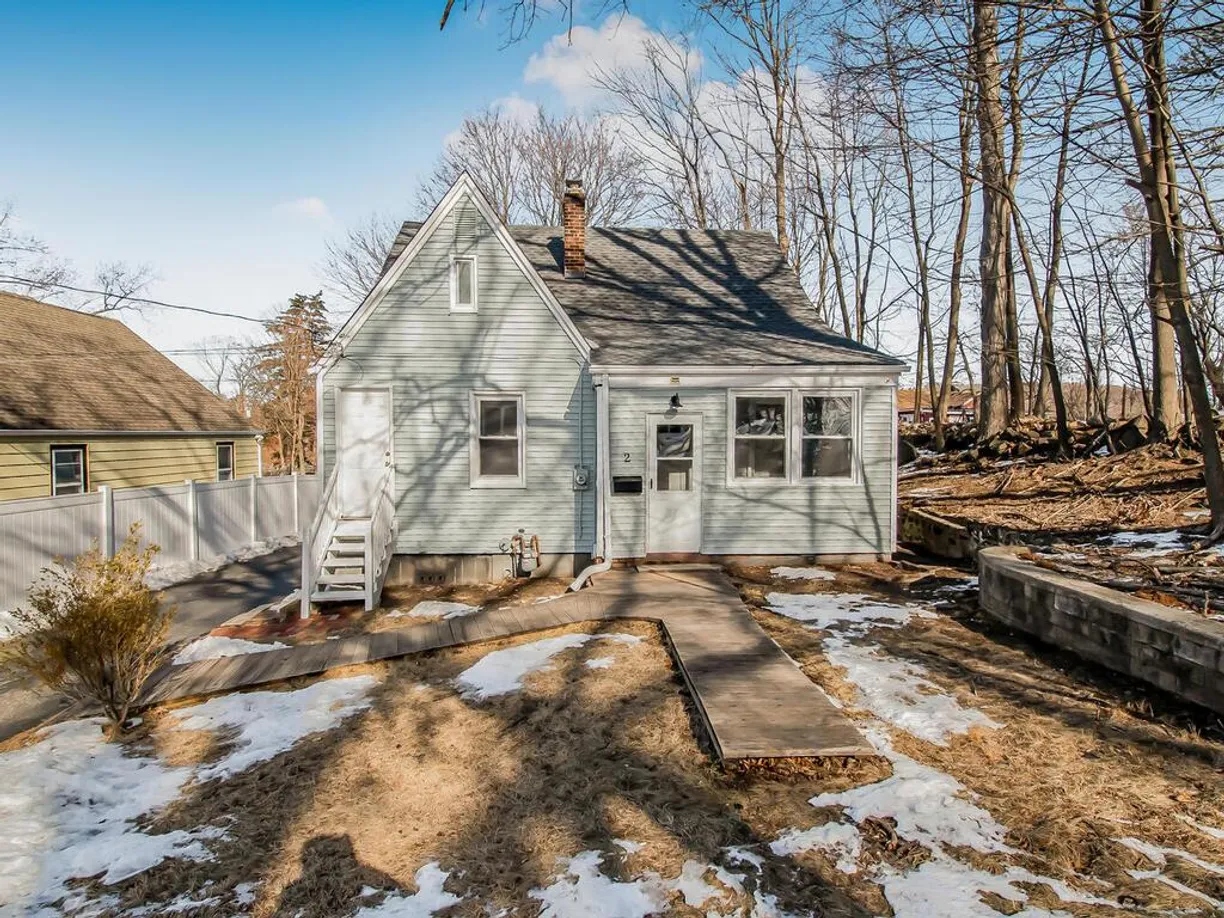 Rockland/Orange/NJ Real Estate | View 2 Willow Avenue | 3 Beds, 2 Baths