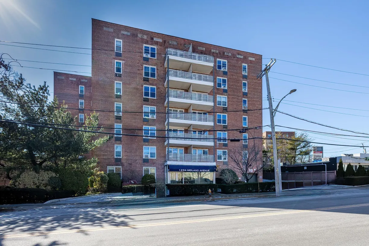 Westchester Real Estate | View 1296 Midland Avenue, E6 | Listing