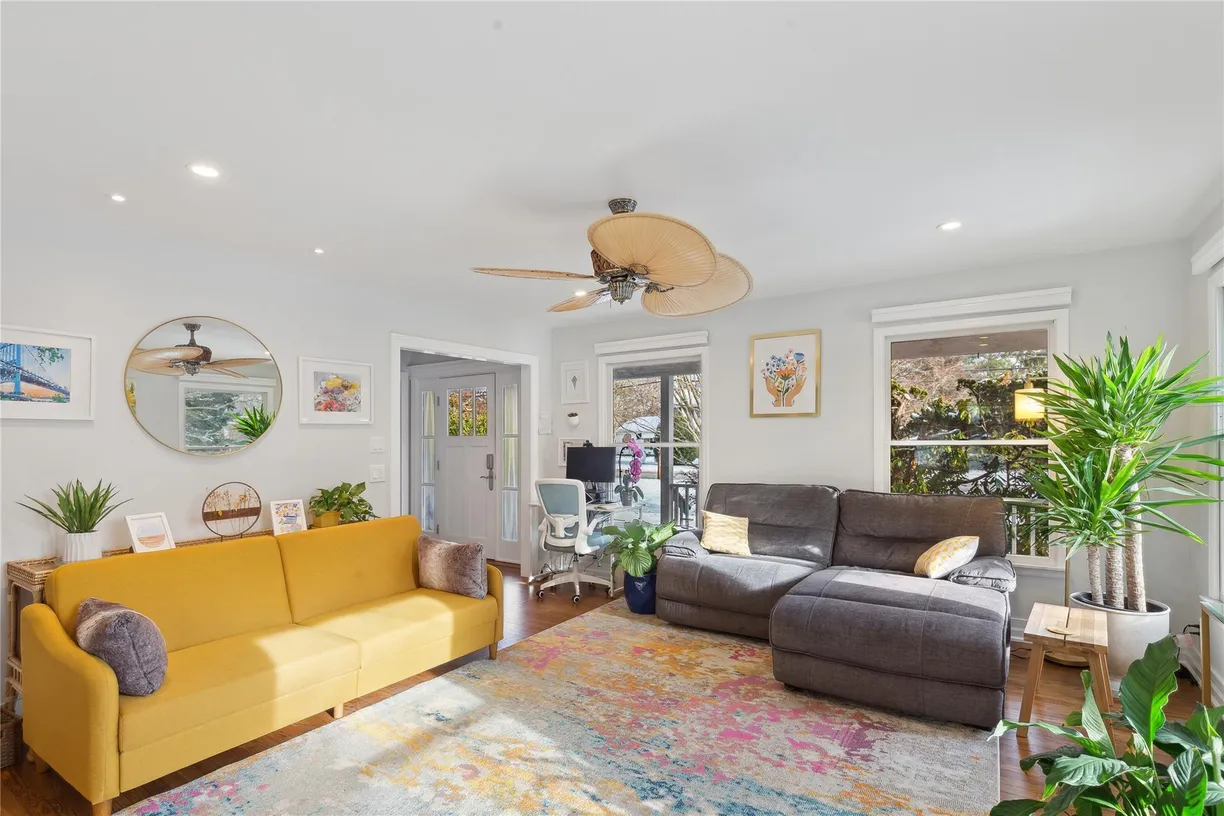 The Hamptons Real Estate | View 59 N BAY Avenue | Listing