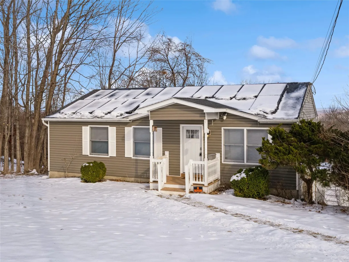 Rockland/Orange/NJ Real Estate | View 368 Carter Avenue | 3 Beds, 1 Bath
