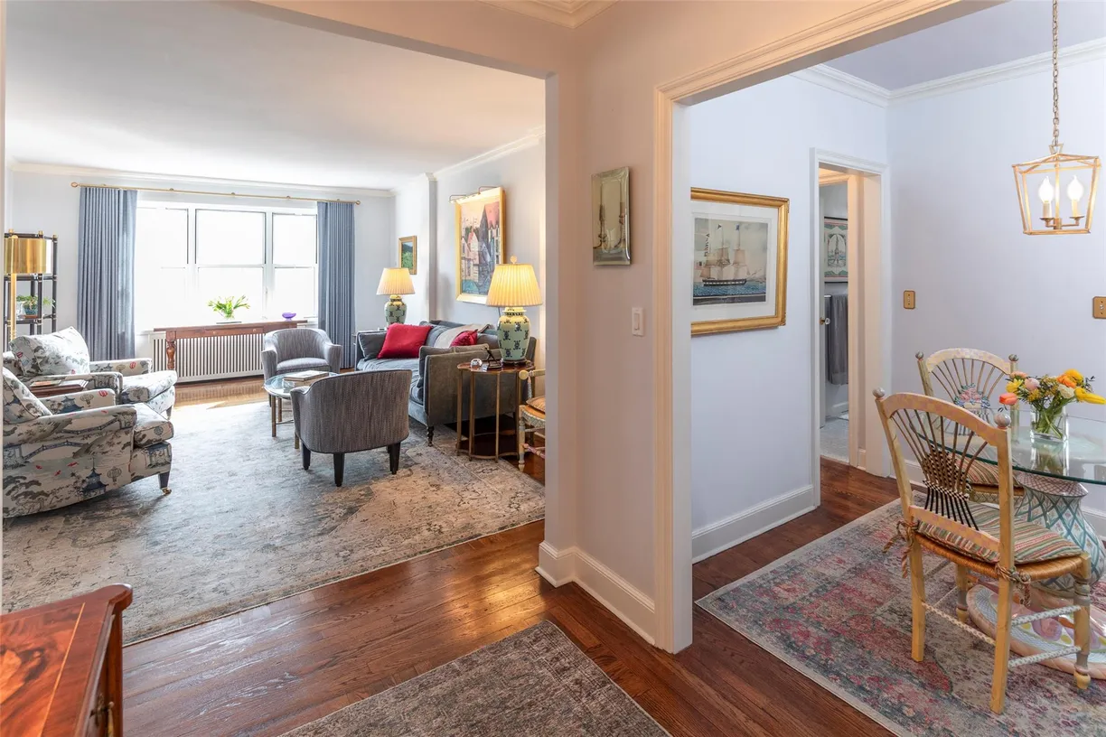 Westchester Real Estate | View 2 Midland Gardens, 2A | 1 Bed, 1 Bath