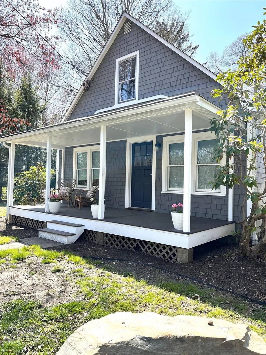 Hudson Valley Real Estate | View 11 Ackert Hook Road | 3 Beds, 1 Bath