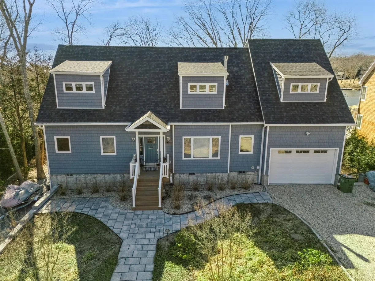 The Hamptons Real Estate | View 2280 Deep Hole Drive | Listing