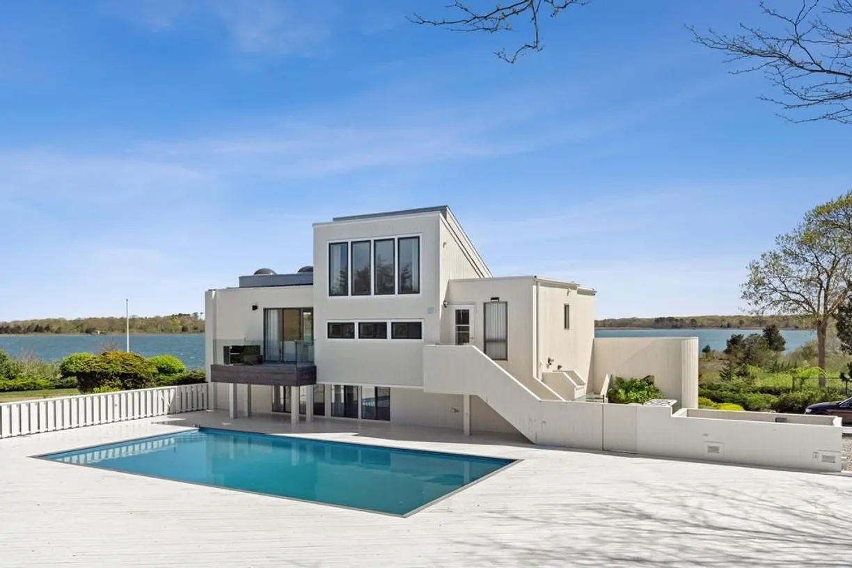 The Hamptons Real Estate | View 84 Inlet Road | Listing